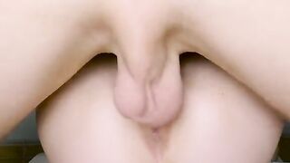 A man with a huge dick fucks a wet and squirting pussy