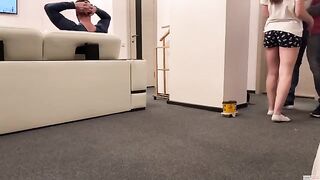 The delivery guy came and the wife got his dick in her mouth