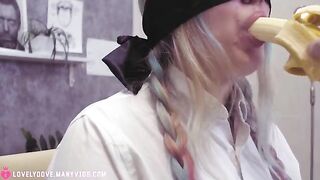 The doctor gave a blowjob instruction to the patient Lovely Dove in a steamy 4K scene