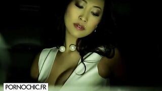 Gorgeous Sharon Lee gets her asshole gapped in intense fisting action