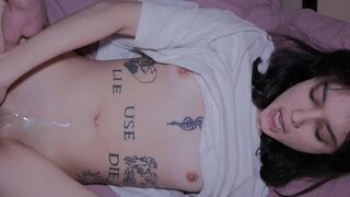 A pretty woman has sex and gets a creampie ♡