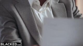 The blonde is crazy about her best friend's boss