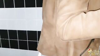 Girl was fucked in the toilet for men outdoors