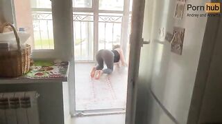 A stepmother was stuck on the balcony and her situation was quite intense