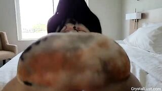 An IG model with a big ass invited a guy to her hotel room to fuck her