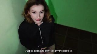 A girl is fucking with her boyfriend at the entrance while her parents are at home