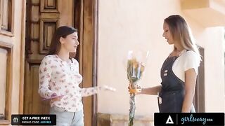 The florist decided to taste the vagina of her crush, it was amazing