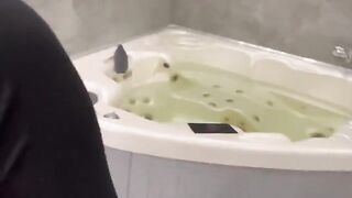 Babe didn’t succeed in sucking a big cock, so she was fucked