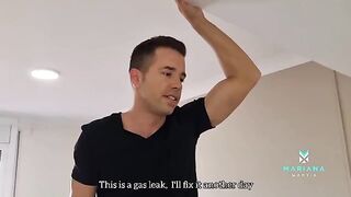 Air conditioning technician left his cum on my ass - Mariana Martix and Alberto Blanco