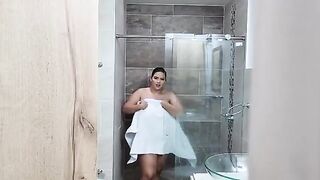 I saw my stepsister in the shower and she let me fuck her Savannah Watson