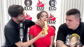 The interview with Elo Podcast ends in a mess and full of cum