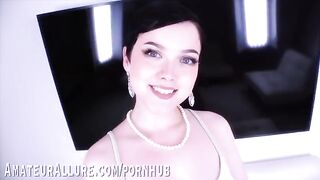Brunette babes Jade and Bella bring their oral skills to the table