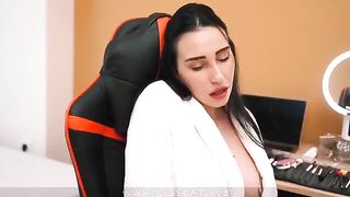 A hot stepmom gets her son’s cock in her pussy by accident