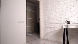 I ordered a courier for a surprise to my boyfriend, but he did not wait