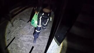 Exploring the abandoned mansion from 1872 is not for the faint-hearted!