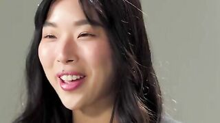 How do women reach orgasm? With horny Korean teen Elle Lee