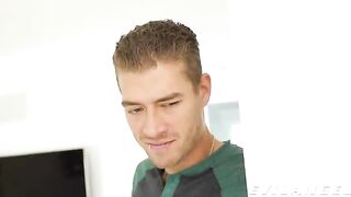 Jaye Summers cheats on her BF in a sneaky kitchen session
