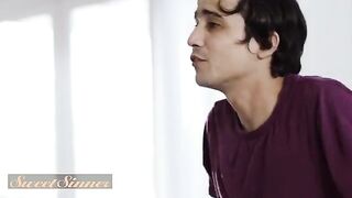 Anna Claire Clouds gets her BF’s dad to crave for her by going to his house