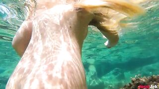 Underwater anal sex with blonde babe JessiJek on the beach is amazing