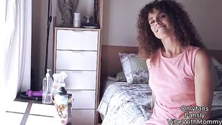 Hot Jewish mom seduced her stepson’s friend to fuck her