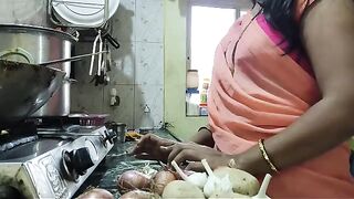 Two guys fucked an Indian girl in a steamy Mumbai encounter