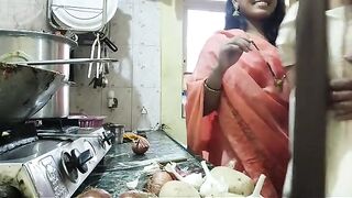 Two guys fucked an Indian girl in a steamy Mumbai encounter