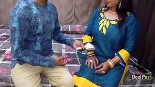 Desi Pari Aunty got fucked for money with clear Hindi audio