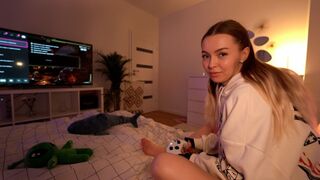 Instead of playing, she got a great cock and squirted like a gusher