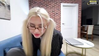A guy fucked a cute student girl with an amazing body in a steamy encounter