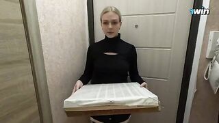 The courier was hungry, so she had sex for payment