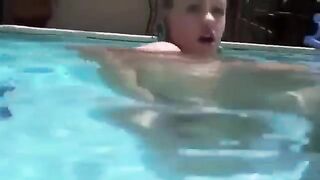 Girl inserted a dildo into her ass underwater