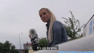 Girl was picked up on the road and had sex with a man in his car