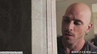 The pretty girl was fucked by a rude guy with a big dick
