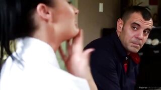 A massage ending with a guy’s ejaculation on Alektra Blue’s big tits
