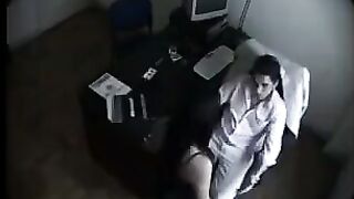 A man fucked a girl with a camera hidden in the massage cabin