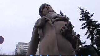 A girl from the street for money had to do an blowjob