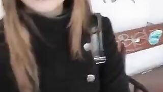 A girl is not shy to make a blowjob in public places