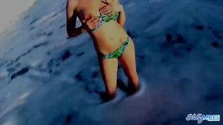 Iraqi pornstar demonstrates all the features of her body on the beach