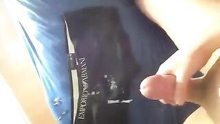 The guy did not cum while jerking off, the sperm did not go out