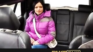 A hot girl slept with her taxi driver because she couldn’t resist his charm