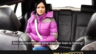 A hot girl slept with her taxi driver because she couldn’t resist his charm