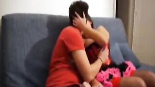 A girl has sex with her brother, no hesitation in making a video