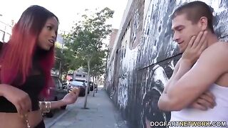 Mulatochka Nicole Apples demonstrates the basics of sex machinery in HD
