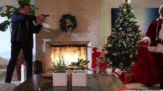 A man was fucked by a woman in the role of Santa Claus