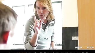 Japanese beauty has sex right in the bathroom