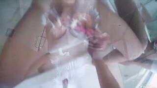 Karter Foxx made a blowjob to me in the shower