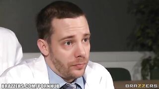 The girl came to the doctor-turer and she got fucked in his office