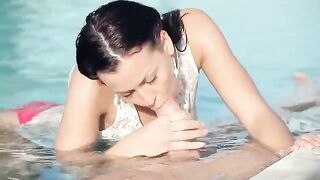 A Russian woman has sex right in the swimming pool