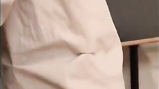 The student got a good mark thanks to the teacher’s tongue