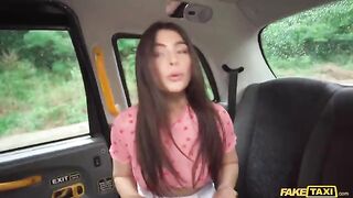 A guy had to fuck his angry bitch girlfriend in the car